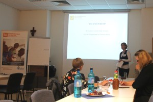 Miriam Colonna stellt Ehoch3 die Unternehmer-Initiative Niederrhein für action medeor vor. Foto: © action medeor